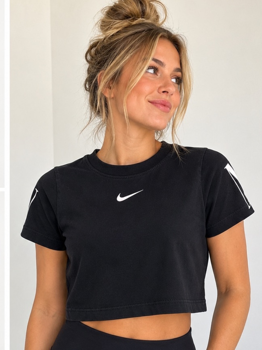 Nike The Nike Tee Black Cropped T-Shirt Women's Size Small Swoosh